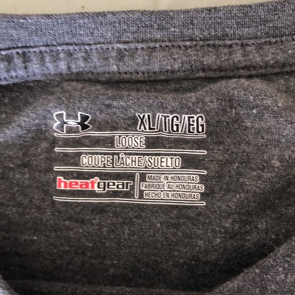 Gray short sleeve, extra large under Armour T-shirt - Picture 2 of 3